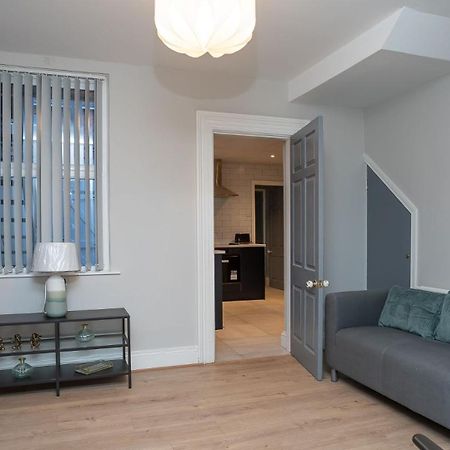 1 Bdr Apartment At Queens Uni By Belfast City Breaks Екстер'єр фото